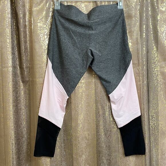 PINK Victoria’s Secret Ultimate gray/light pink/black mesh legging, size M, NWOT - Picture 7 of 7